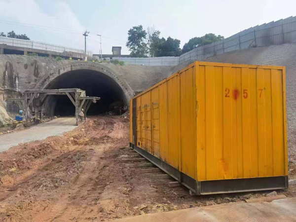 郸城发电机出租自启装置的工作原理是什么？